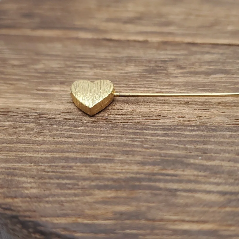B639‎ estate heart pin